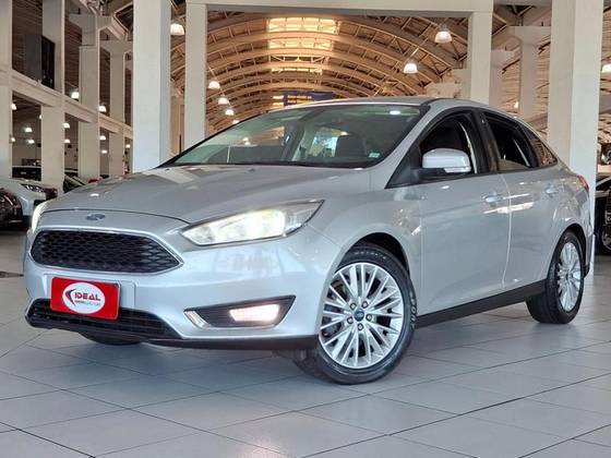 FORD FOCUS 2.0 SE FASTBACK 16V FLEX 4P POWERSHIFT FORD FOCUS 2.0 SE FASTBACK 16V FLEX 4P POWERSHIFT